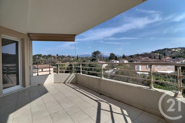 Appartement F3 à vendre - 3 pièces - 78.28 m2 - ST RAPHAEL - 83 - PROVENCE-ALPES-COTE-D-AZUR - Century 21 Sud Habitat