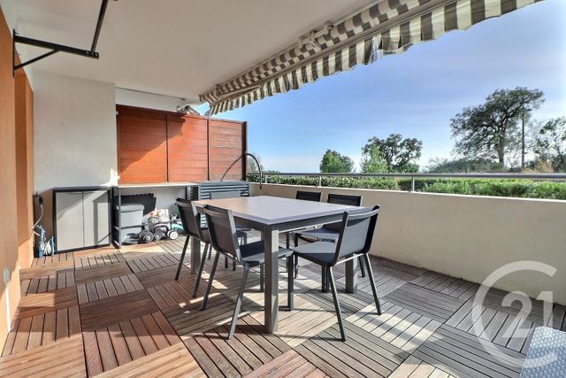 Appartement T3 à vendre - 3 pièces - 76.8 m2 - ST RAPHAEL - 83 - PROVENCE-ALPES-COTE-D-AZUR - Century 21 Sud Habitat