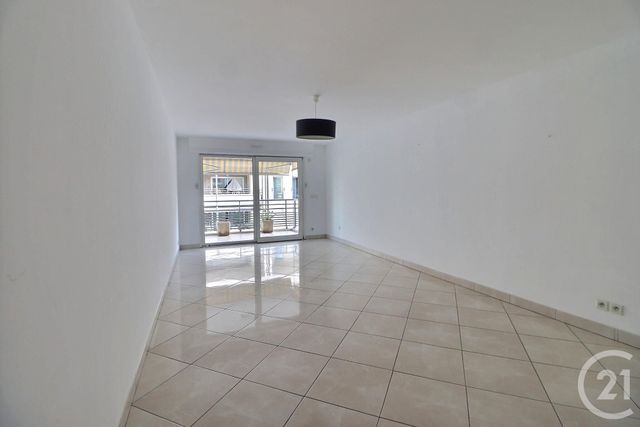 Appartement T3 à vendre - 3 pièces - 75.0 m2 - ST RAPHAEL - 83 - PROVENCE-ALPES-COTE-D-AZUR - Century 21 Sud Habitat